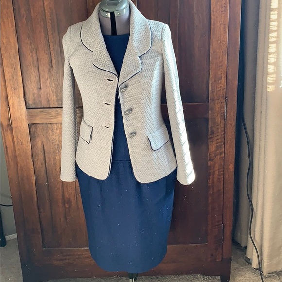 St.John Collection dress/ with added blazer - Picture 8 of 12